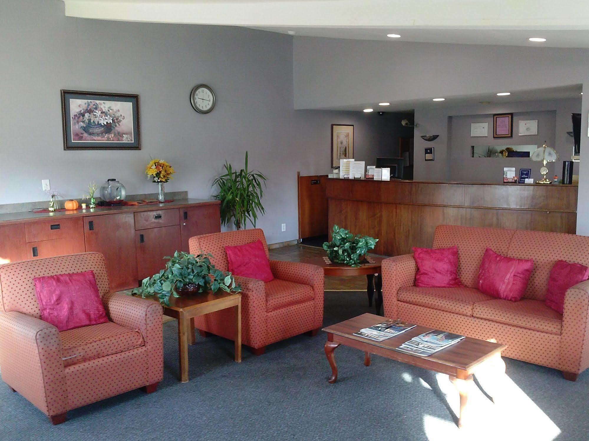 Westwoods Inn & Suites Woodhaven ภายนอก รูปภาพ